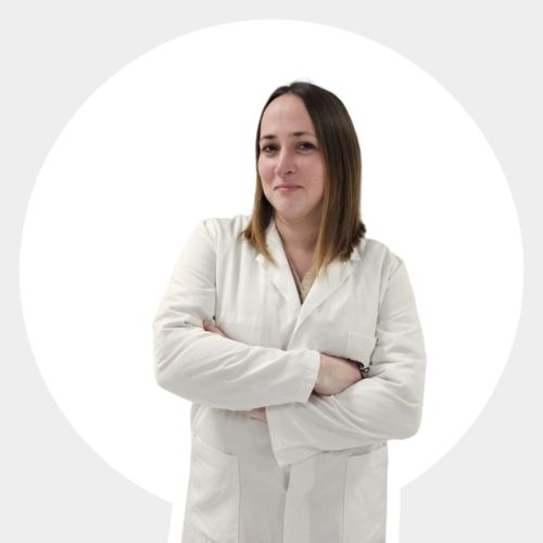 Ophélie Cingal, technicienne en recherche et développement (R&D), elle contribue à l'innovation des protocoles.